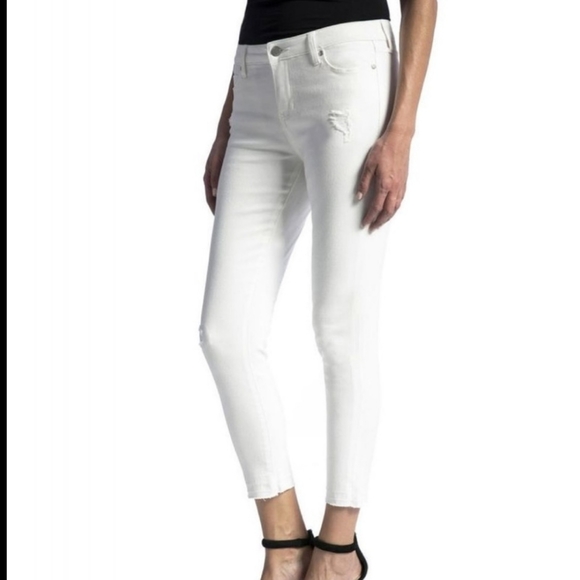 Liverpool Avery Crop in Atrium White with destruction - Picture 3 of 16